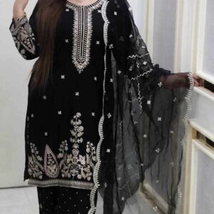 প্রিমিয়াম কটন থ্রি পিস – আরামদায়ক ও স্টাইলিশ কালেকশন