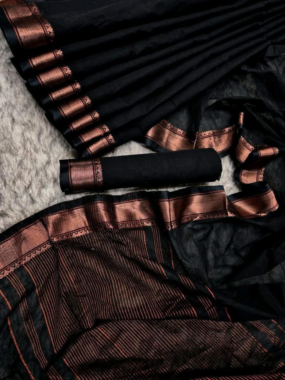 Nokshi Pair Suti Saree – নকশি পেয়ার সুতি শাড়ি - Image 4