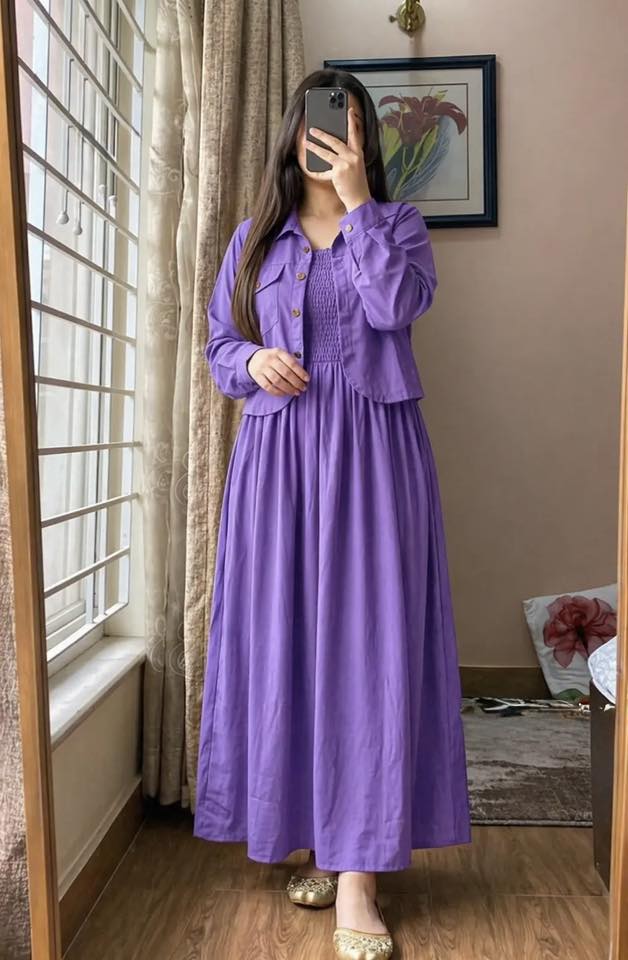Exquisite Smoking Gown | প্রিমিয়াম আকর্ষণীয় গাউন - Image 3