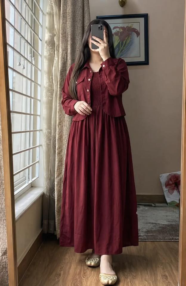 Exquisite Smoking Gown | প্রিমিয়াম আকর্ষণীয় গাউন - Image 2