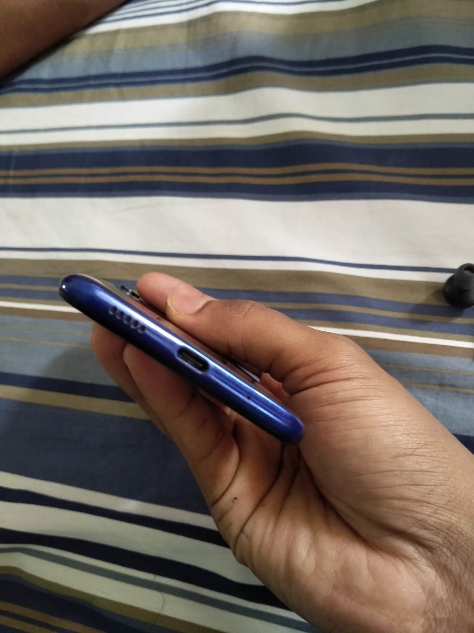 Samsung M40 for sell 