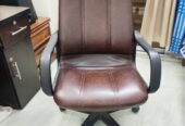 OTOBI Swivel Chair