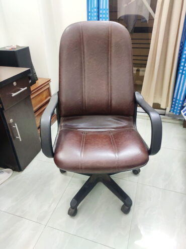 OTOBI Swivel Chair