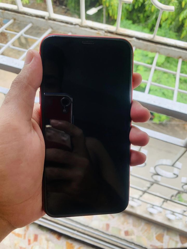 iPhone 11 Red
