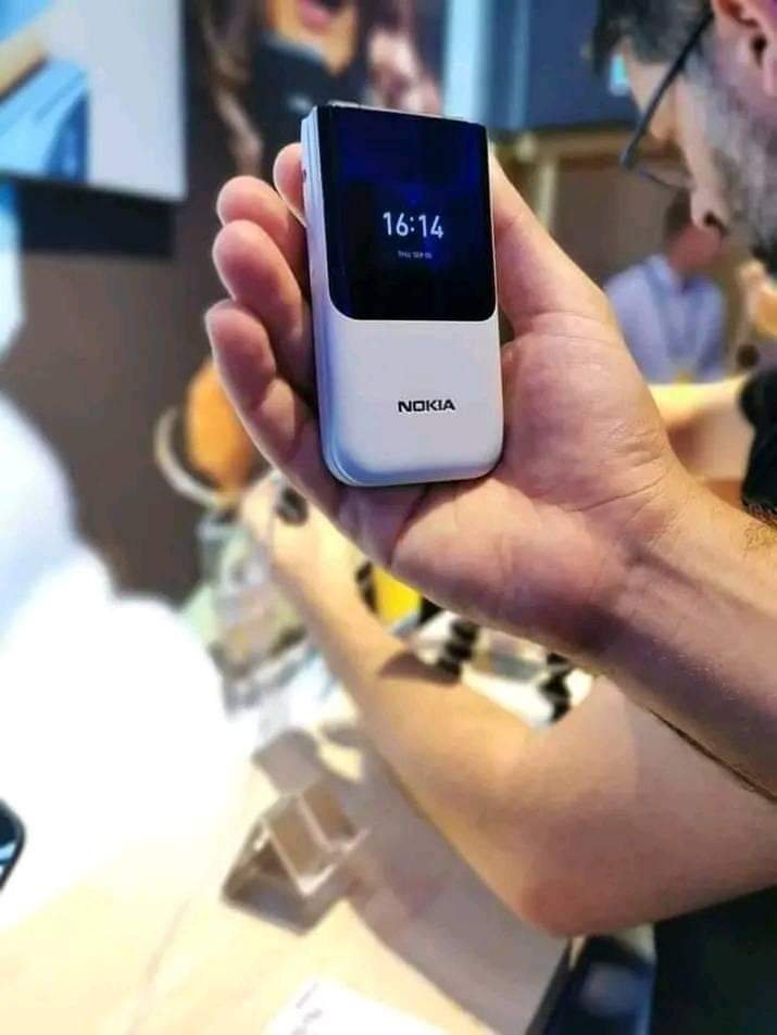 Nokia 2720 Flip Vietnam