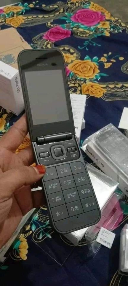 Nokia 2720 Flip Vietnam