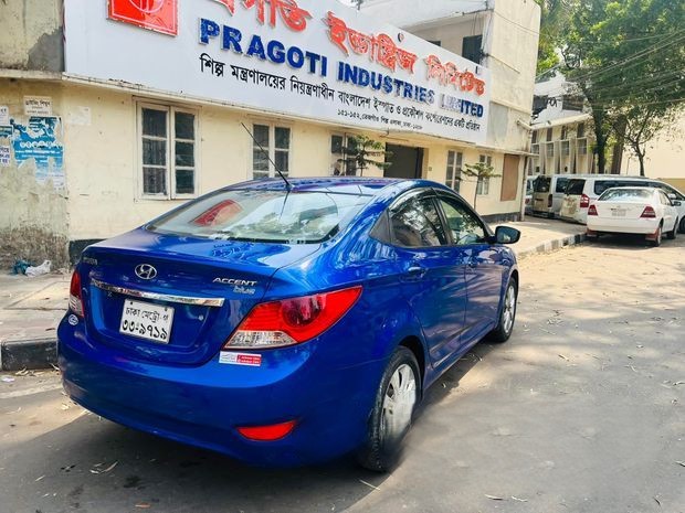 Hyundai Accent BLUE G PKG With Sunroof