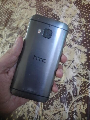 HTC ONE M9