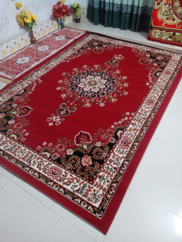 Red Color Synthetic Carpet