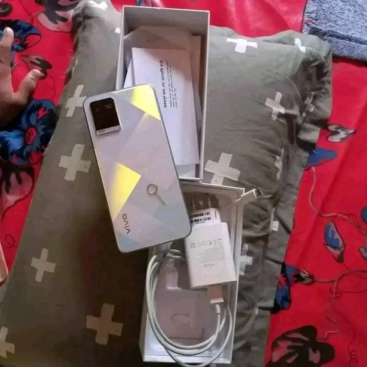 Vivo y21 4 64 for sell