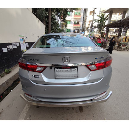 Honda Grace 2016 sale at Uttra in Dhaka