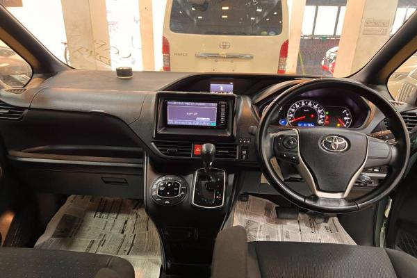 2017 G Grade Toyota NOAH Car sale At Dhaka