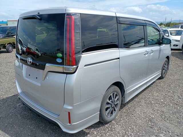 Toyota Esquire Gi Non-Hybrid 2018 Model