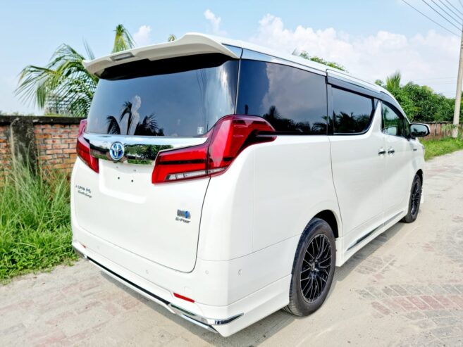 Toyota Alphard 2020 Used Executive Lounge Available in Dhaka