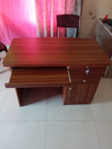 Used Computer Table for sale 