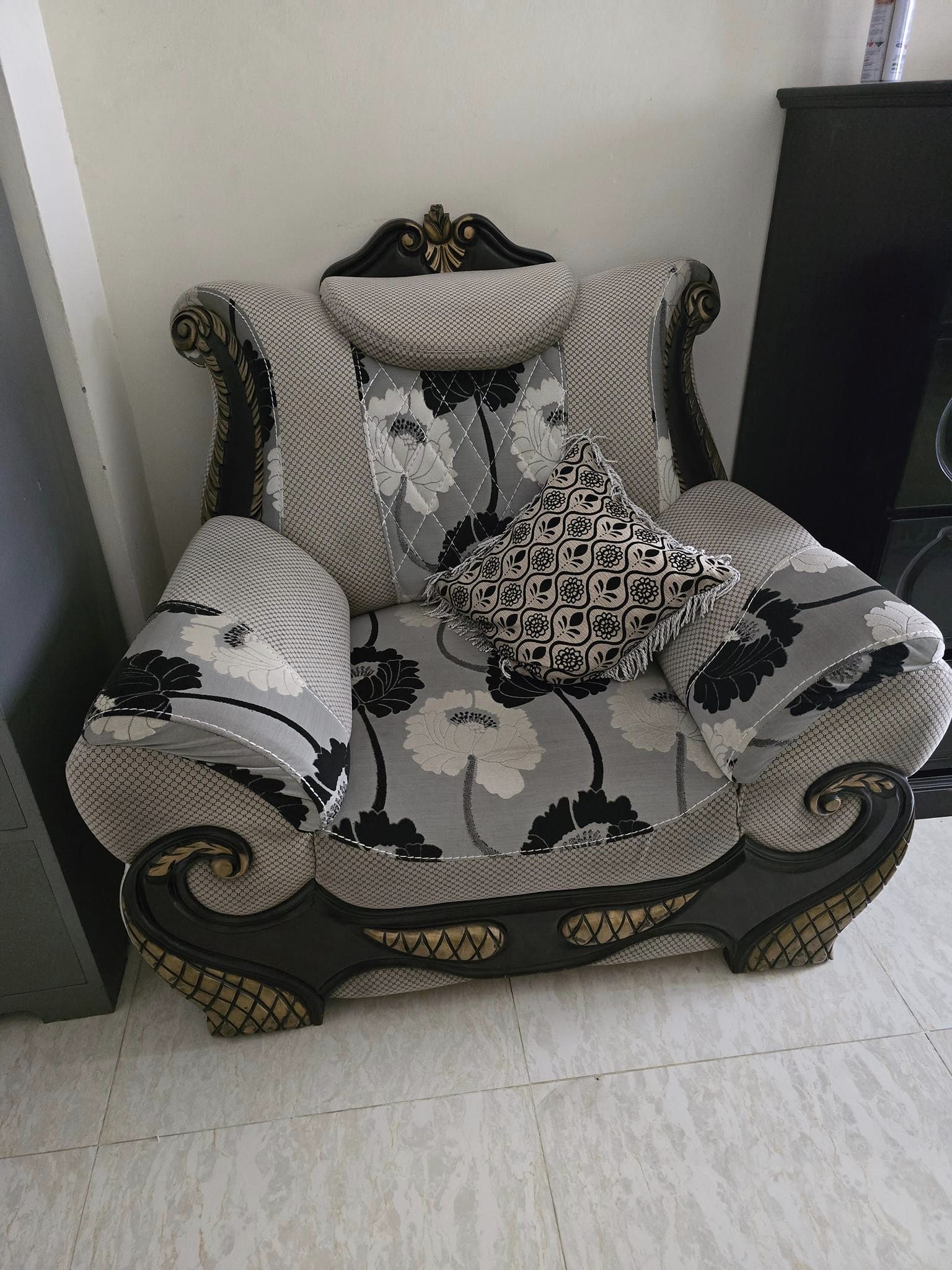 Dining table and Sofa set for sale