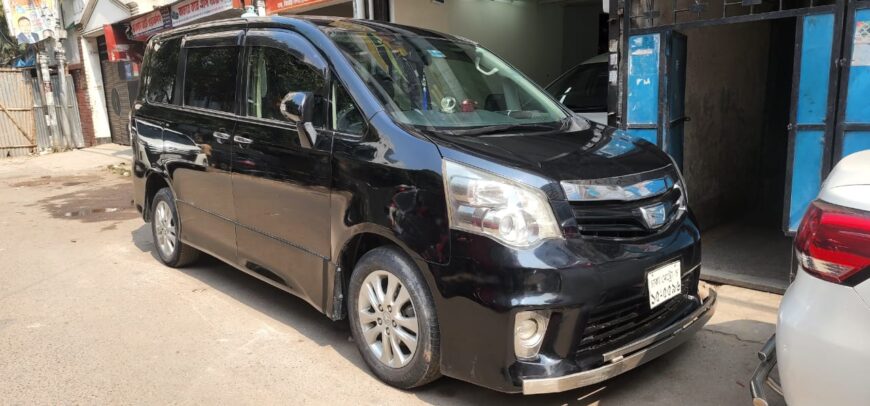 Toyota Noah SI 2011 for sale