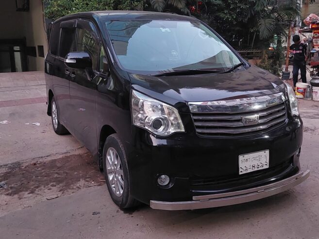 Toyota Noah SI 2011 for sale