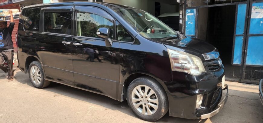 Toyota Noah SI 2011 for sale