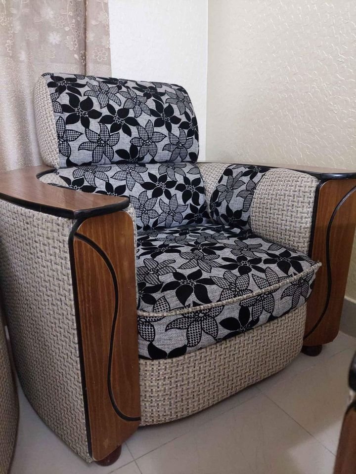 5 seater used sofa set for sale.