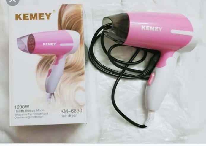 Kemei KM-6830 Hot And Normal Air Foldable Hair Dryer.