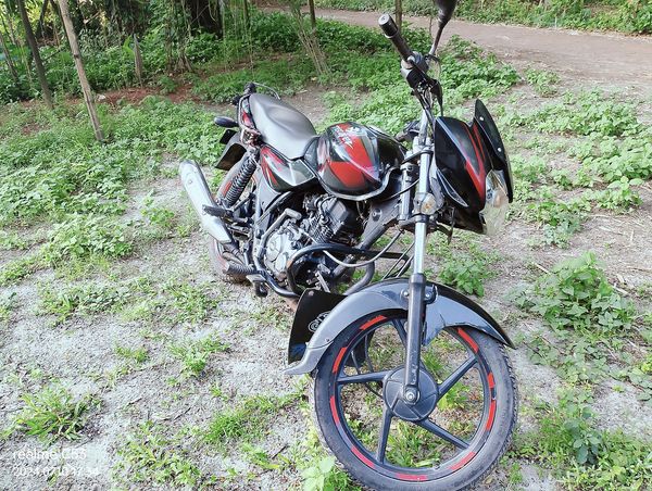 Discover 125 cc Bike