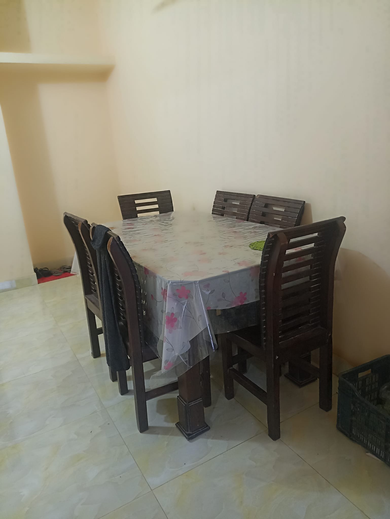 Dining table for sale