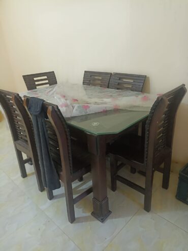 Dining table for sale