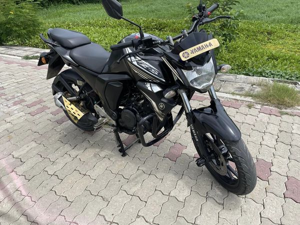 Yamaha FZS v2