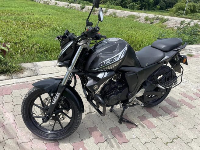 Yamaha FZS v2