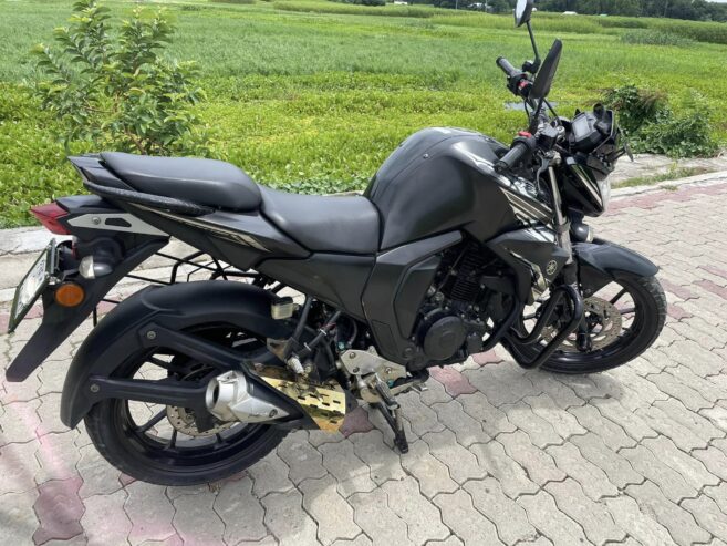 Yamaha FZS v2