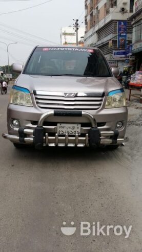 Toyota Noah X EDITION 2004