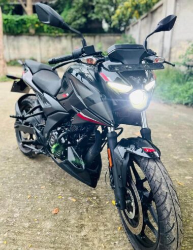 Bajaj Pulsar N160