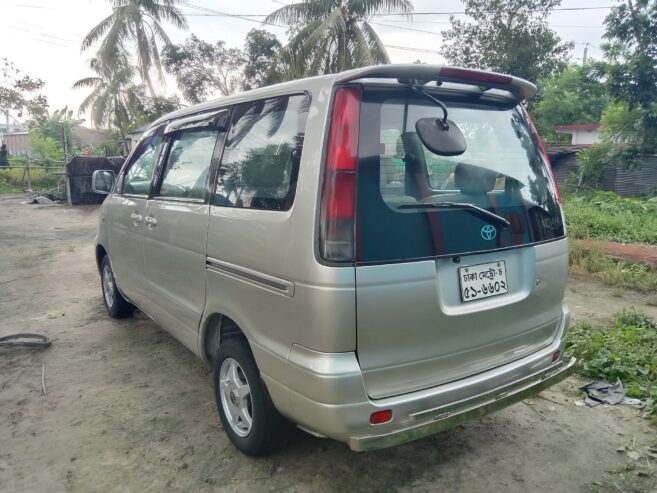 Toyota Noah Car