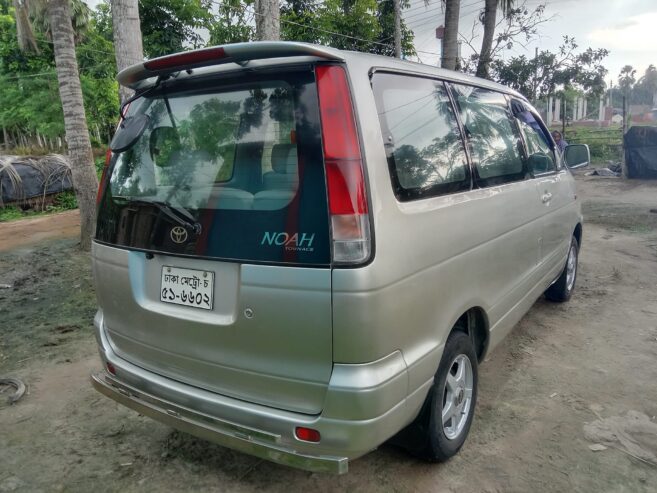 Toyota Noah Car