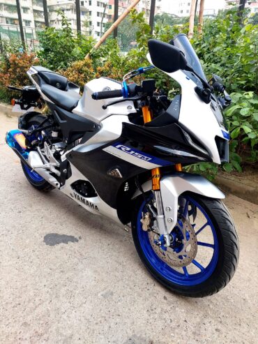 Yamaha R15M