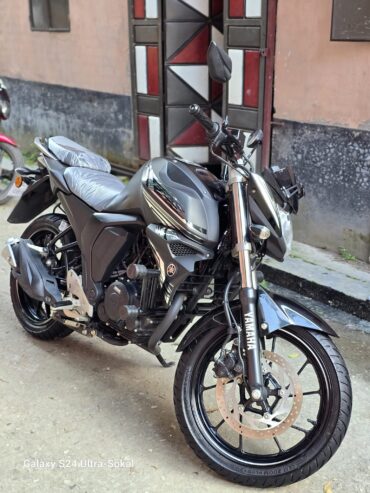 Yamaha FZS V2 Dark Knight Dual Disc 2023