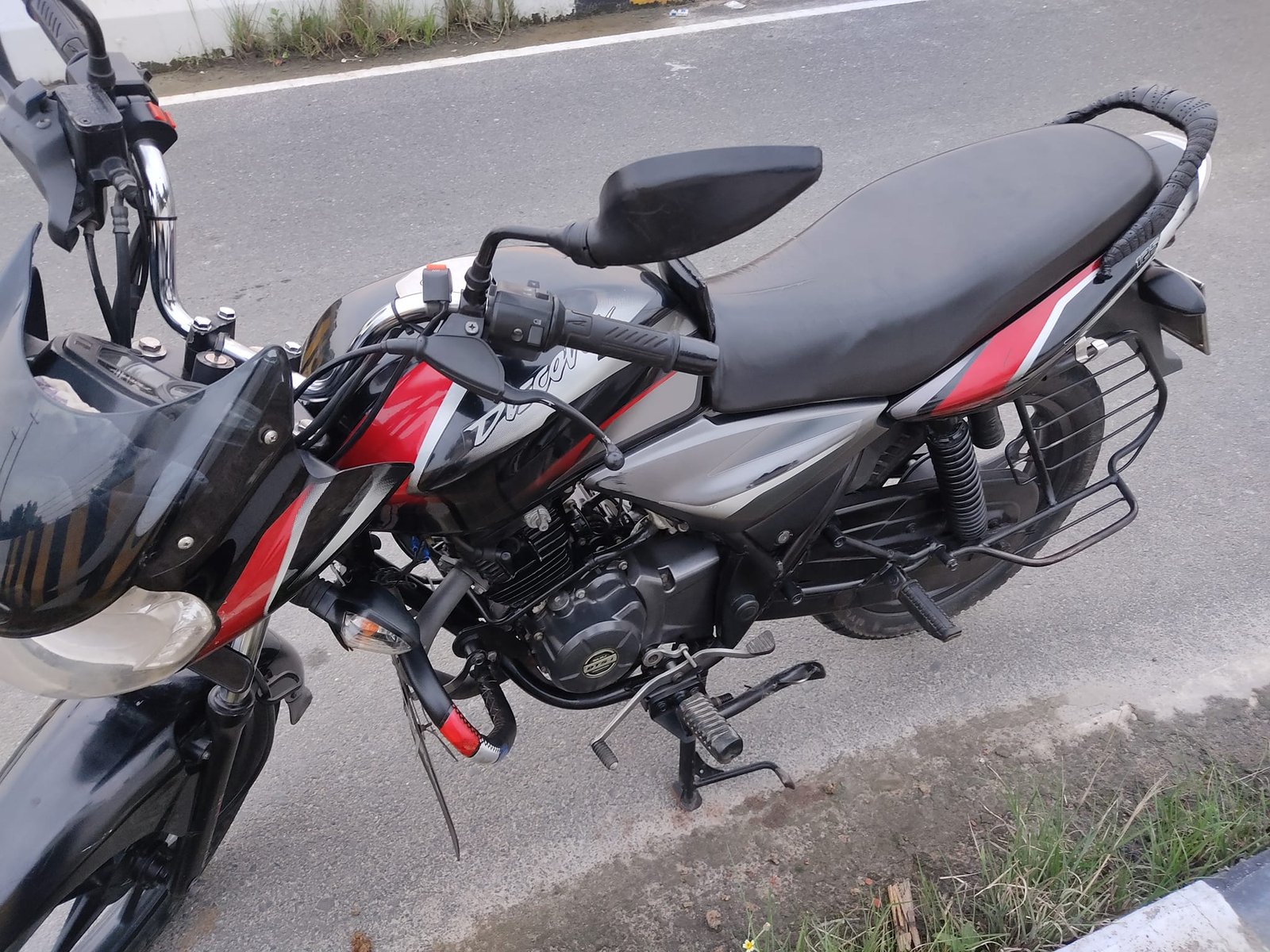 Bajaj Discover 125 Bike For Sale