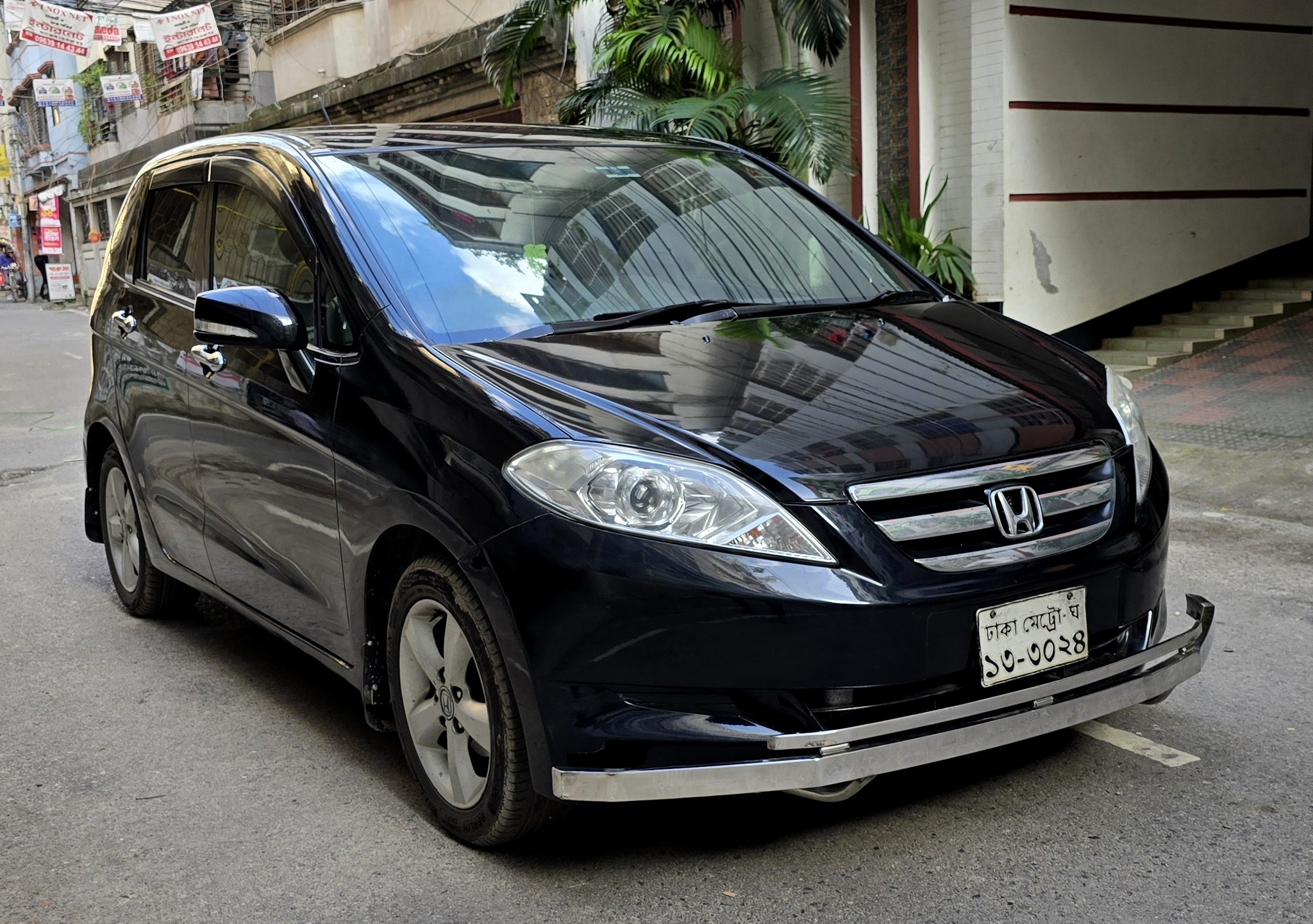 HONDA HARD JEEP FR-V 2004 For Sale