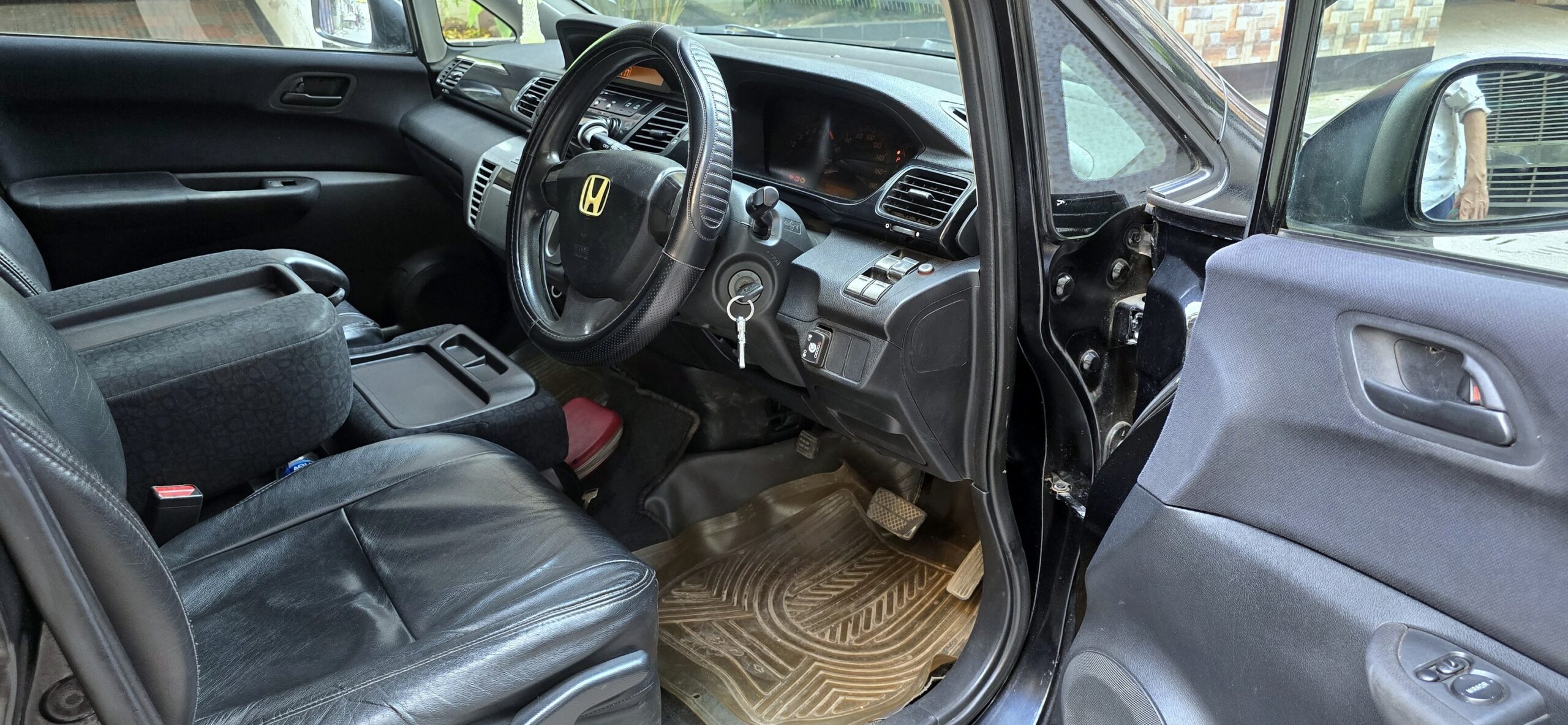 HONDA HARD JEEP FR-V 2004 For Sale