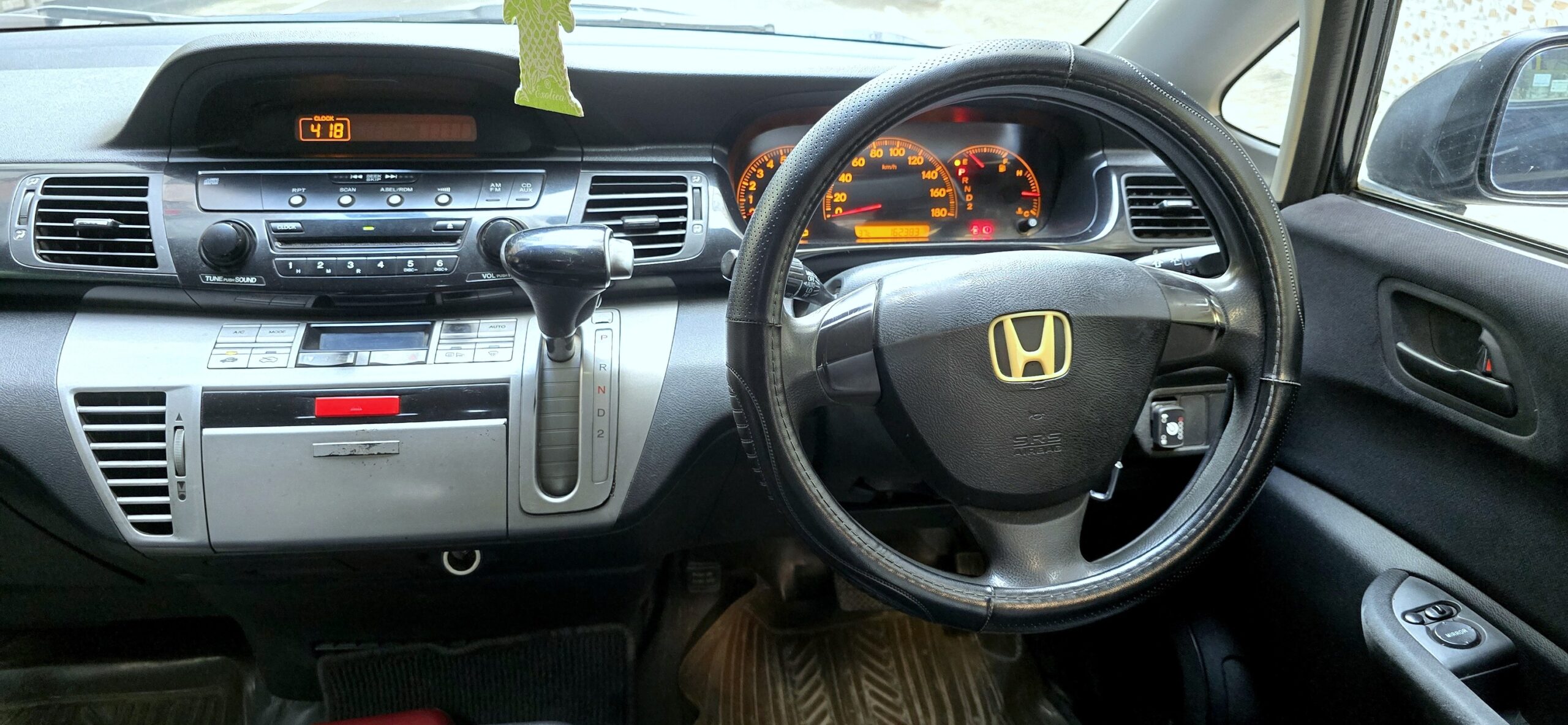 HONDA HARD JEEP FR-V 2004 For Sale