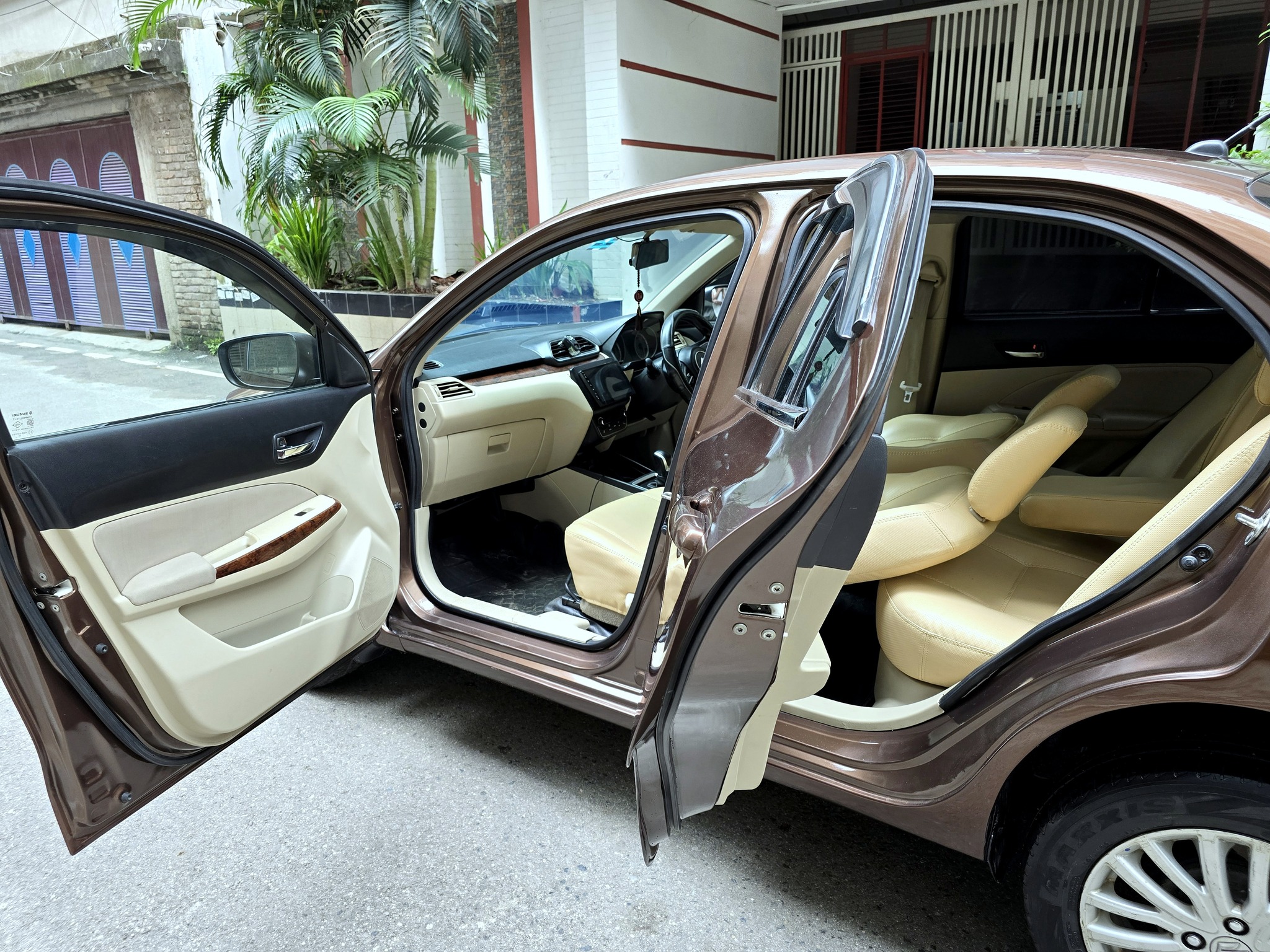 SUZUKI DZIRE ZXi 2018 Model For Sale