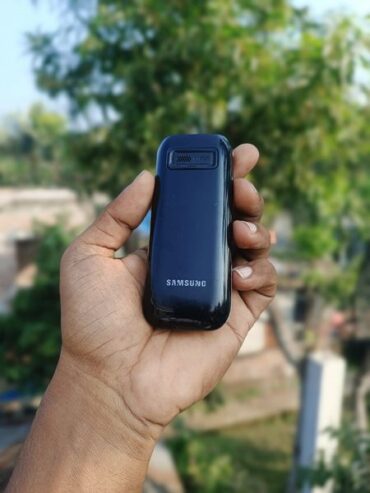 Samsung Button Phone for Sale