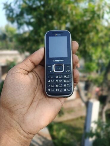 Samsung Button Phone for Sale