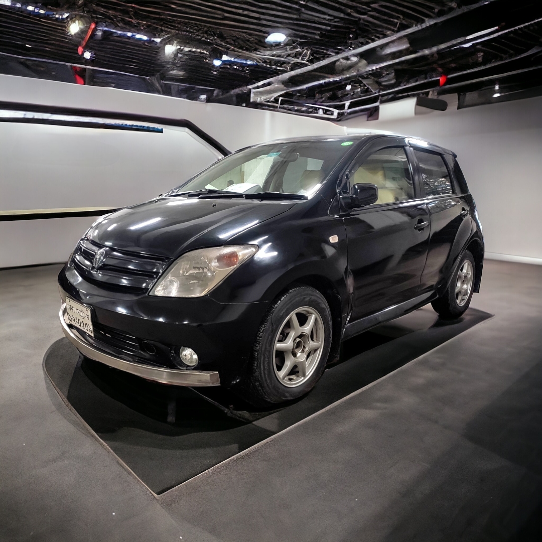 Toyota IST 2003 Model For Sale in Dhaka