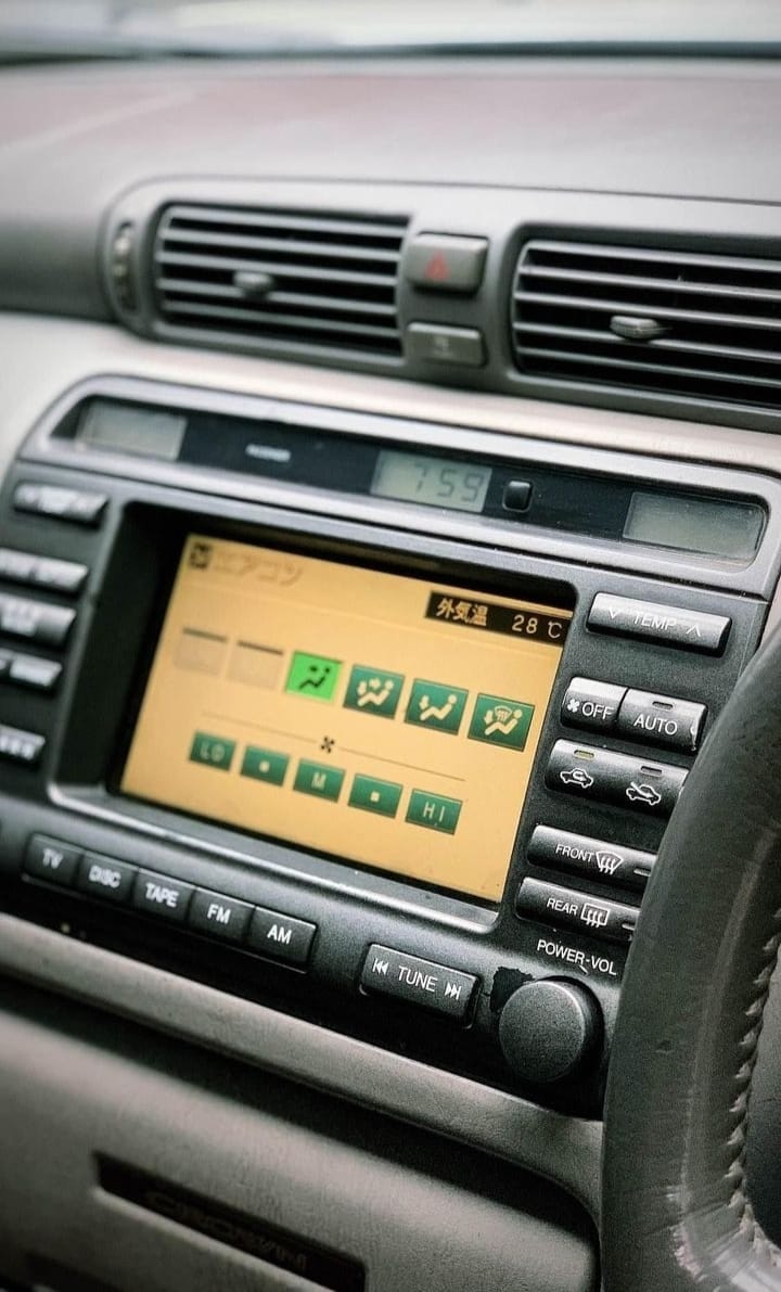 Toyota Crown 2002 Model For Sale in Dhaka