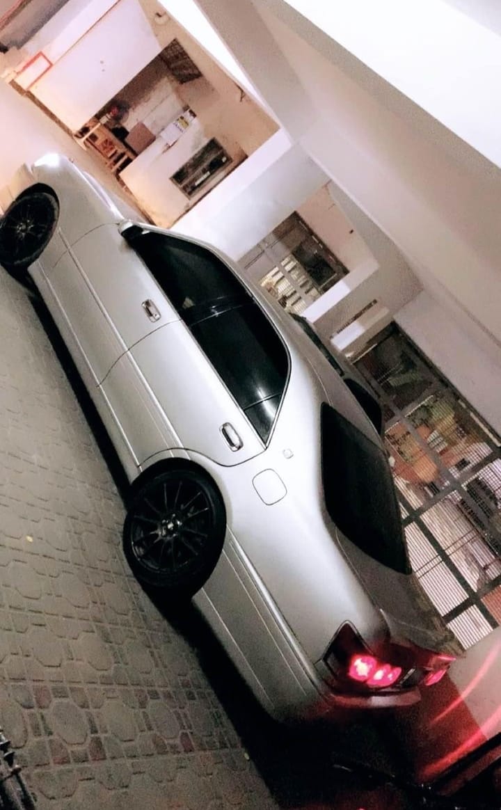 Toyota Crown 2002 Model For Sale in Dhaka