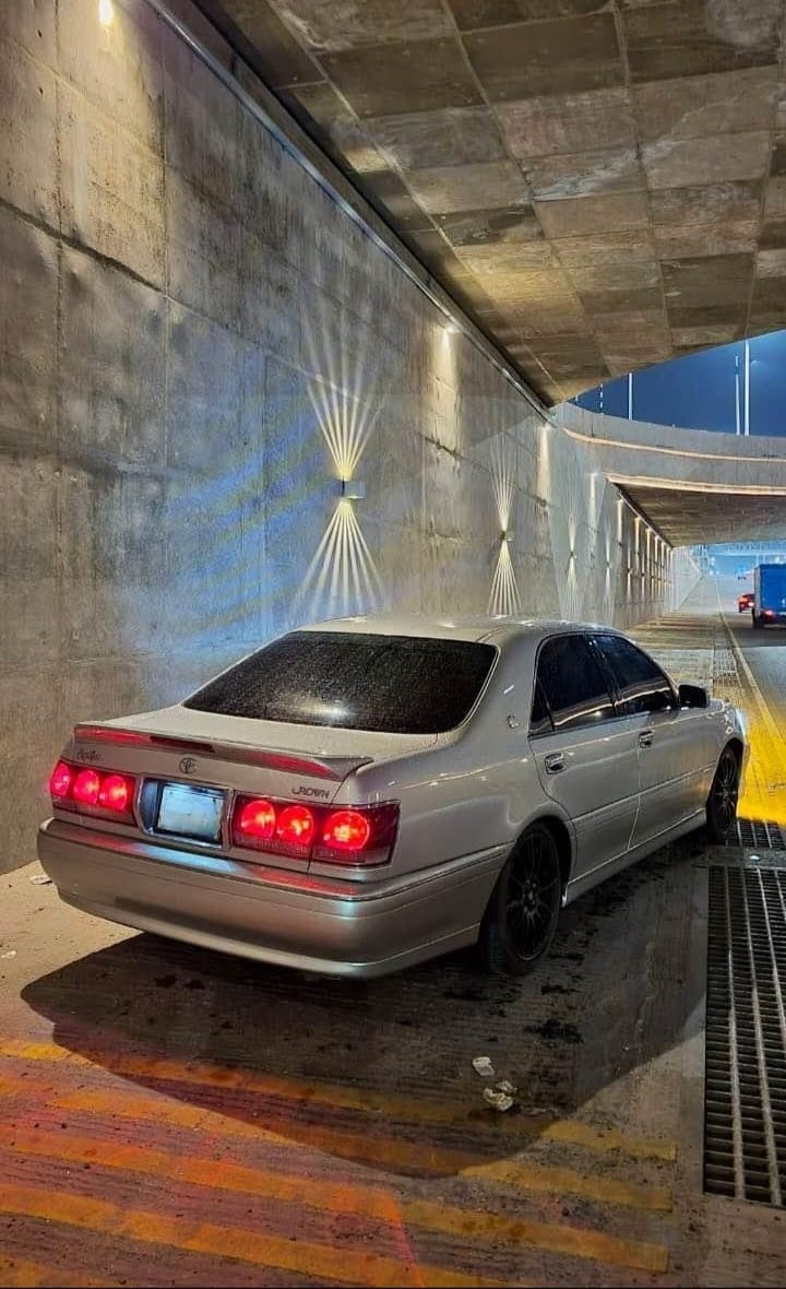 Toyota Crown 2002 Model For Sale in Dhaka