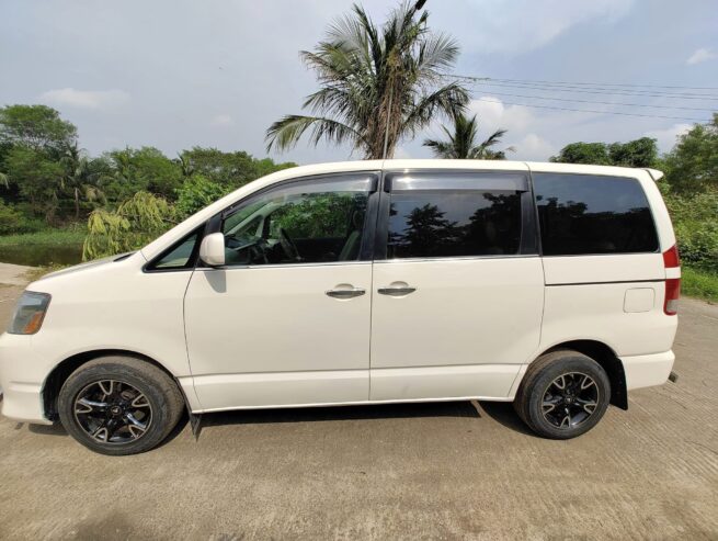 Toyota Noah X 2005 Model For Sale in Dhaka