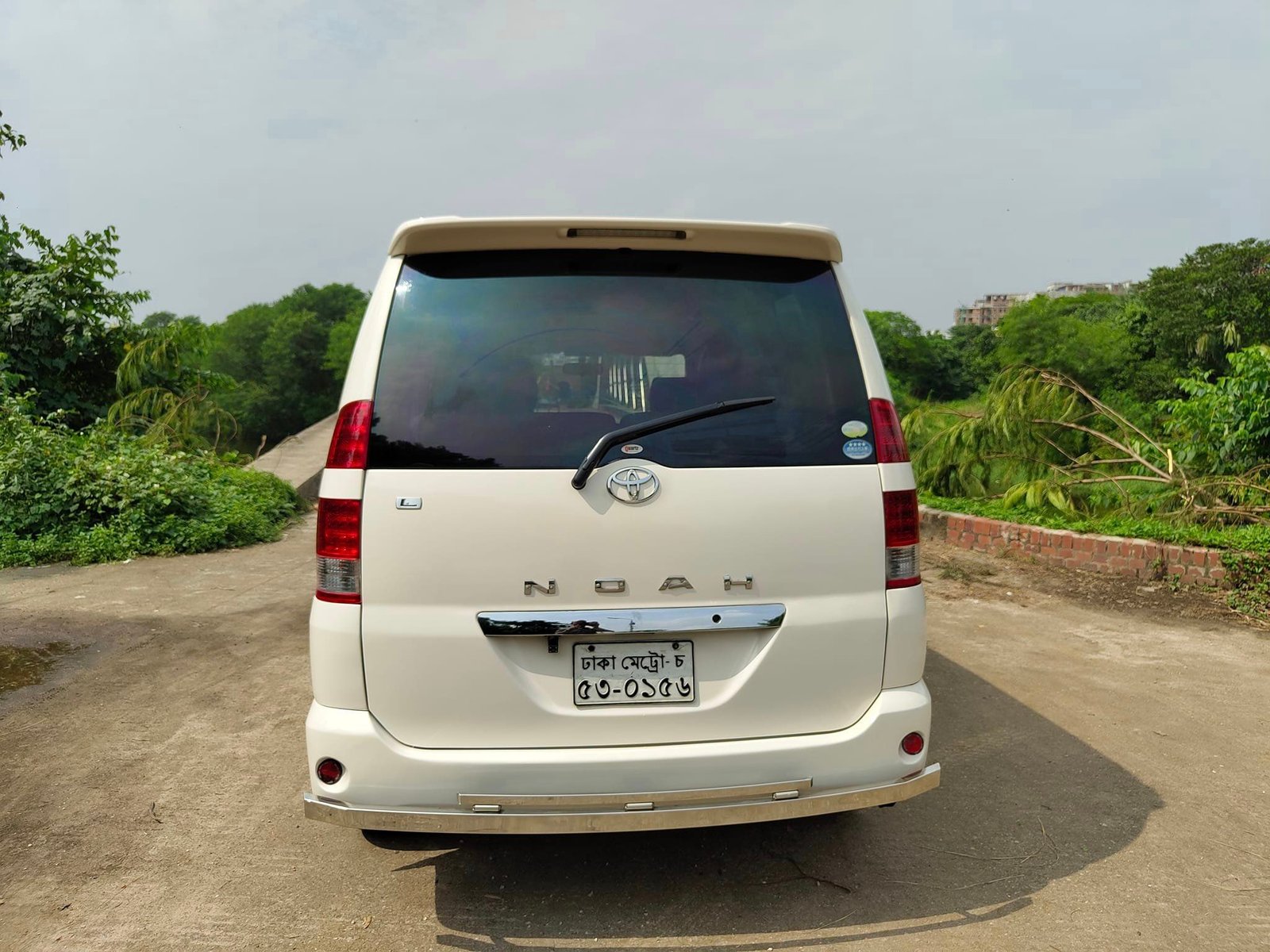 Toyota Noah X 2005 Model For Sale in Dhaka